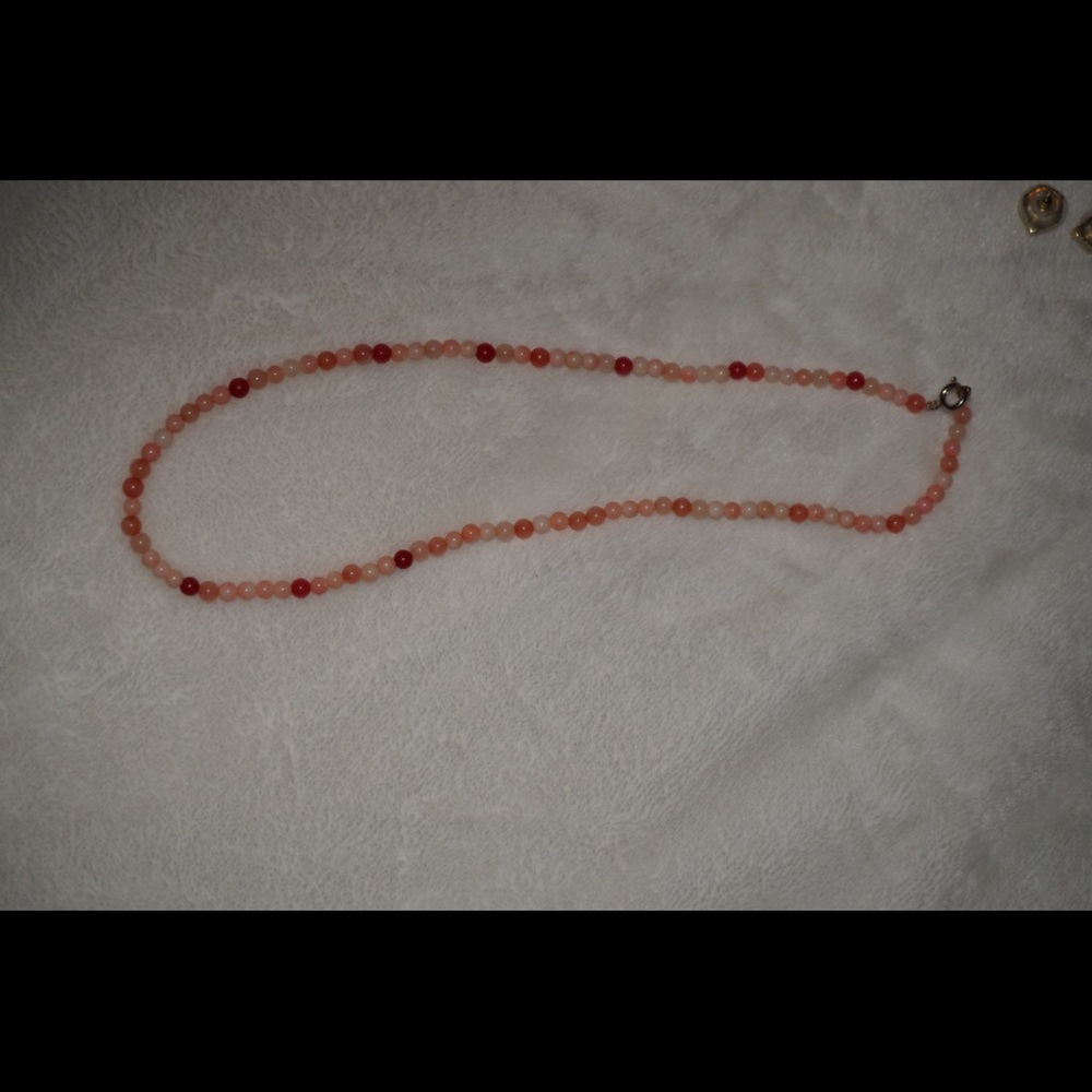 Handmade coral/pink beaded choker